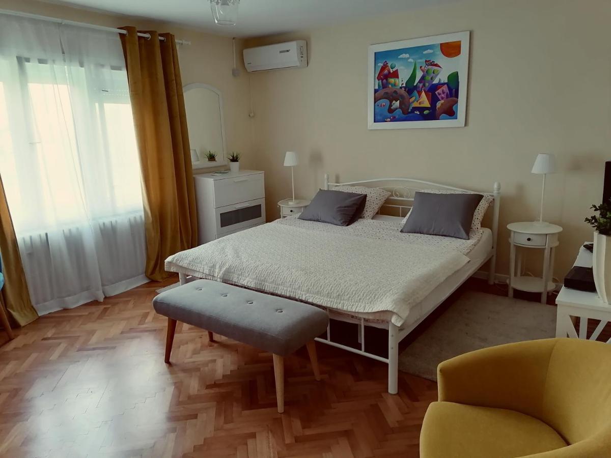 Holiday Home Modric โอโทชาส ภายนอก รูปภาพ