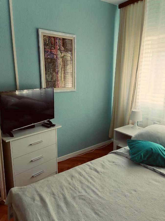 Holiday Home Modric โอโทชาส ภายนอก รูปภาพ