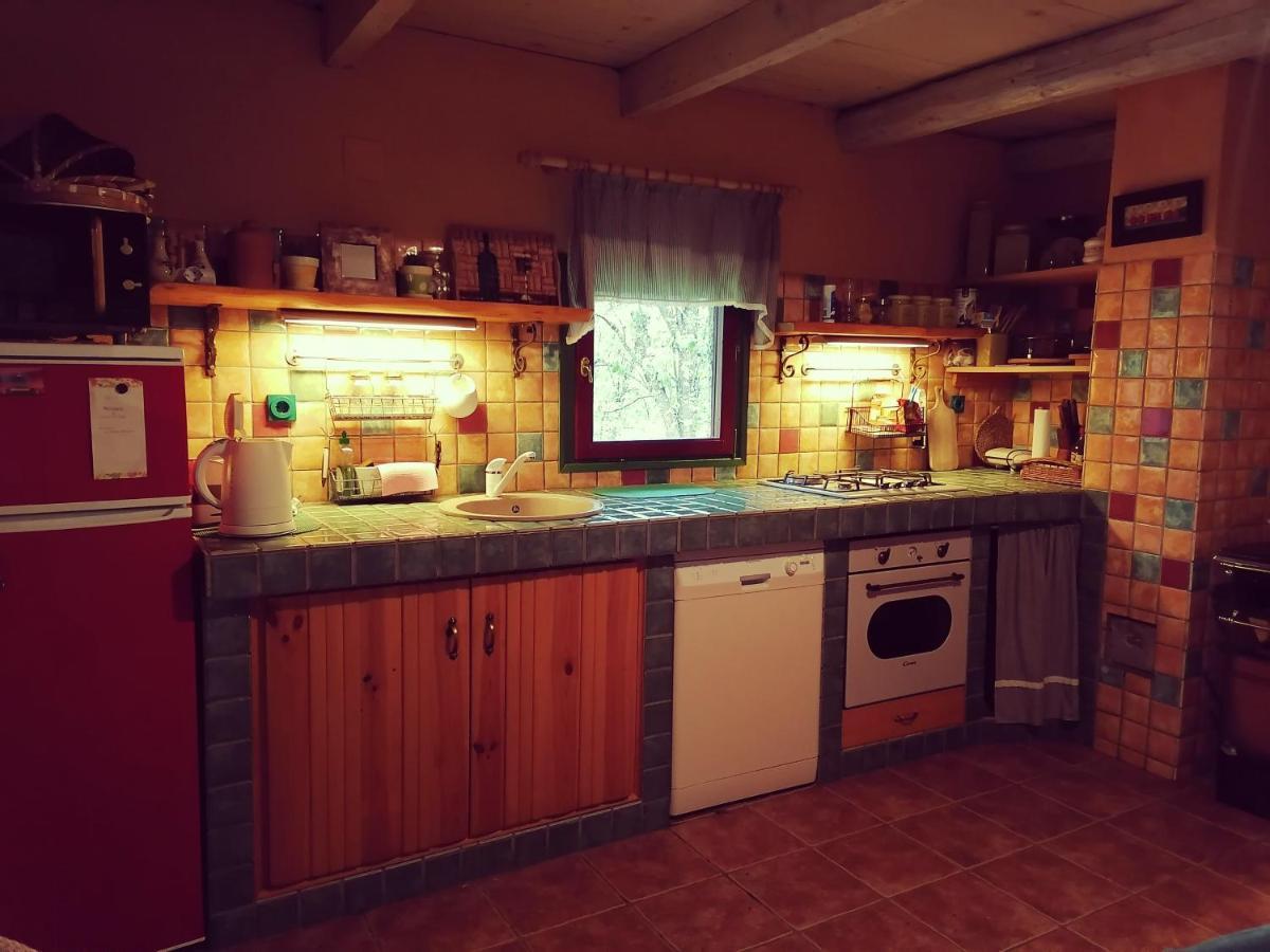 Holiday Home Modric โอโทชาส ภายนอก รูปภาพ