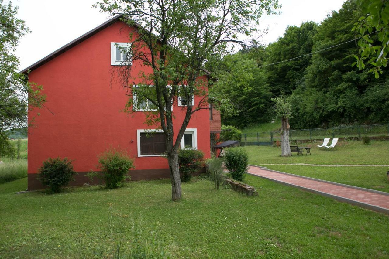 Holiday Home Modric โอโทชาส ภายนอก รูปภาพ