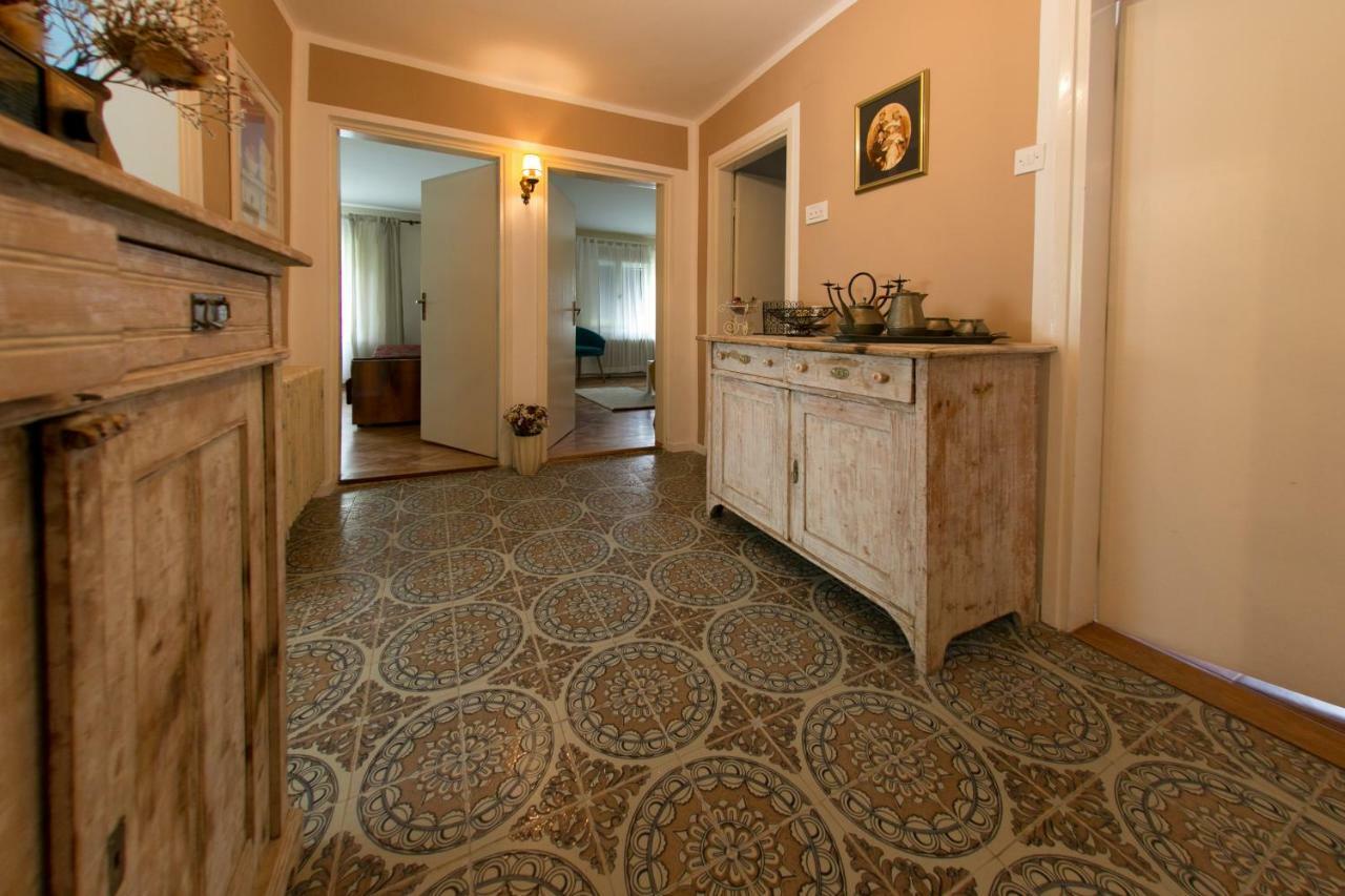 Holiday Home Modric โอโทชาส ภายนอก รูปภาพ