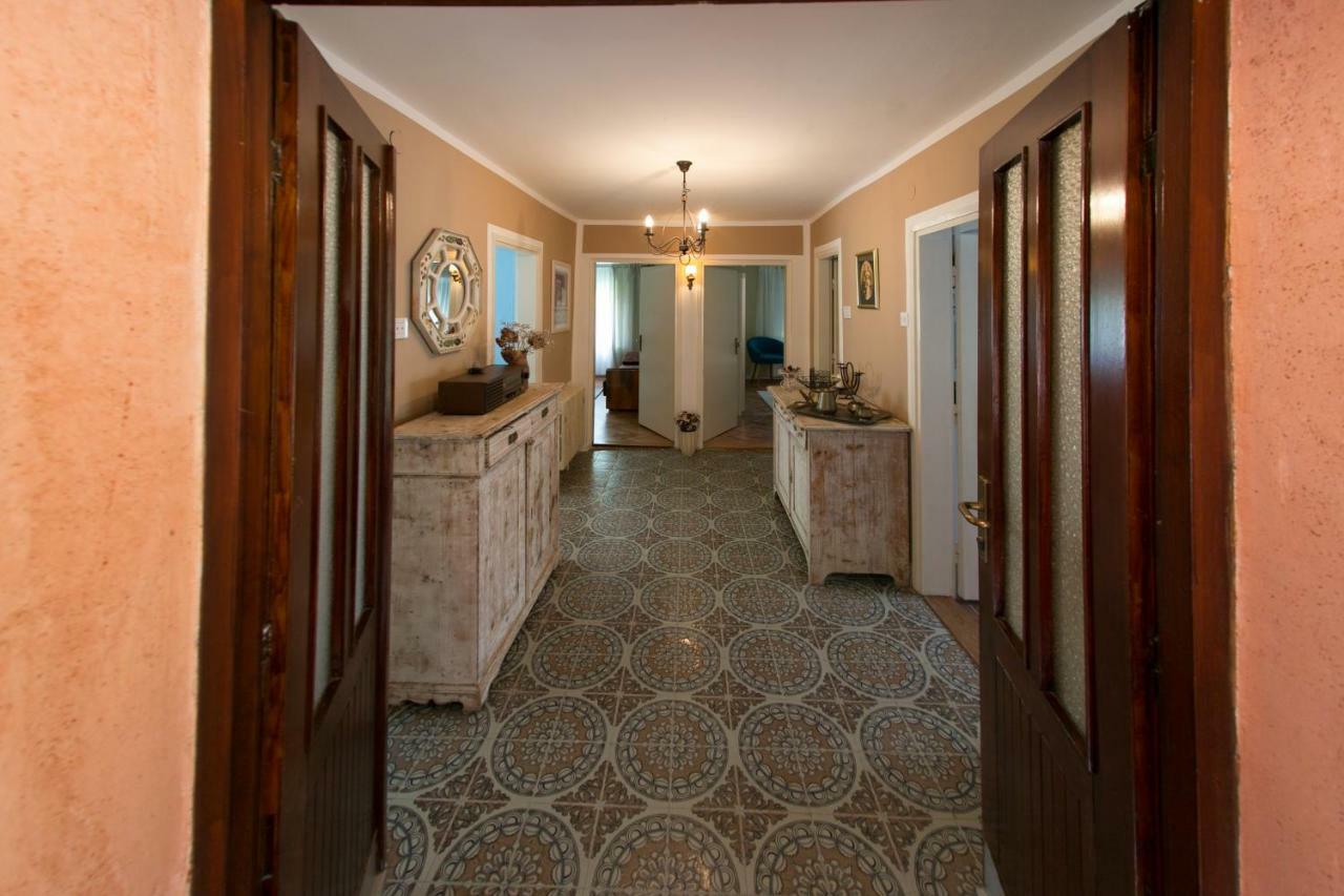 Holiday Home Modric โอโทชาส ภายนอก รูปภาพ
