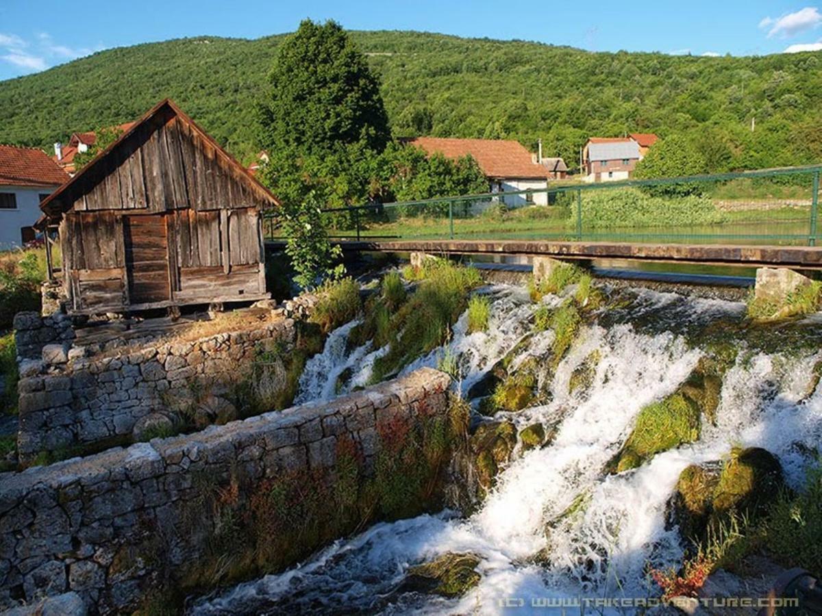 Holiday Home Modric โอโทชาส ภายนอก รูปภาพ