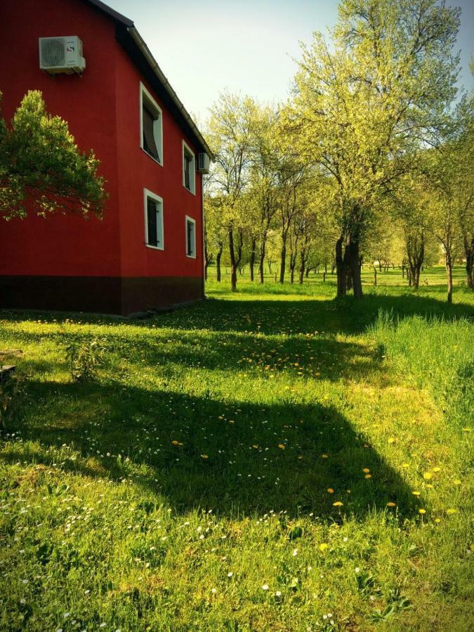 Holiday Home Modric โอโทชาส ภายนอก รูปภาพ